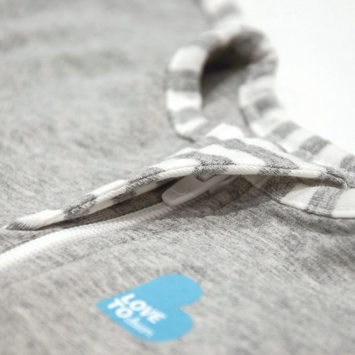 Love To Dream™ Babyslaapzak Swaddle Up™ - Inbakeren - Baby 0-2 Maanden - 2.2-3.8 Kg - All Season - Grijs - Afbeelding 2