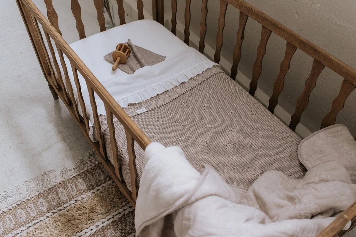 Koeka Baby Lakentje Ledikant Ruffle - Wit 110x140cm - Afbeelding 9