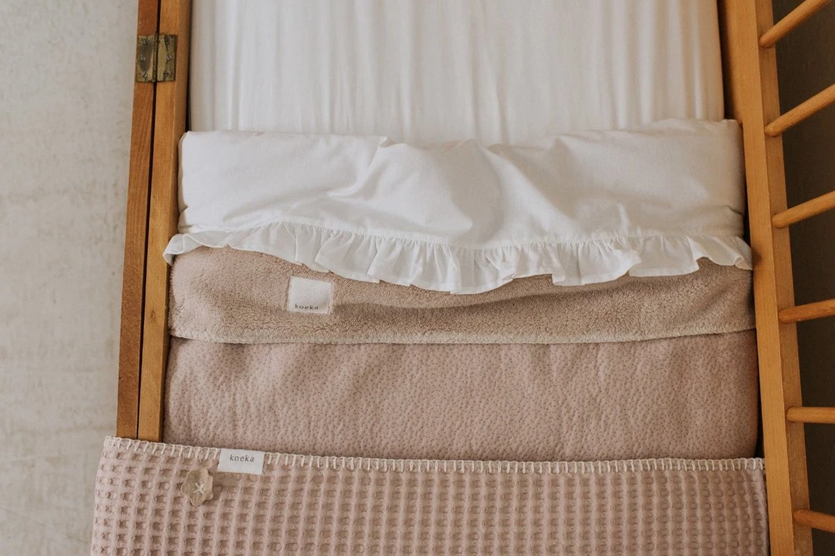 Koeka Baby Lakentje Ledikant Ruffle - Wit 110x140cm - Afbeelding 10